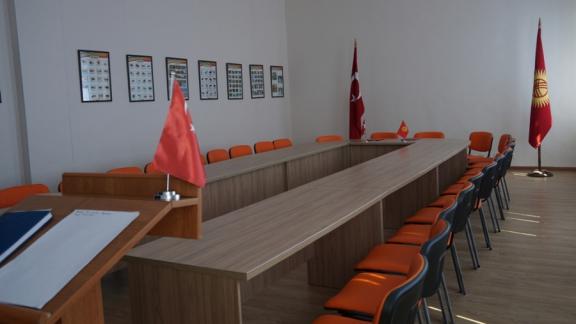 Yusuf Balasagun Kırgız Millî Üniversitesinde Türkçe Öğretim Merkezi açıldı.