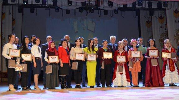 Kırgız-Türk Anadolu Kız Meslek Lisesi "Anadolu Sultanları" Programı